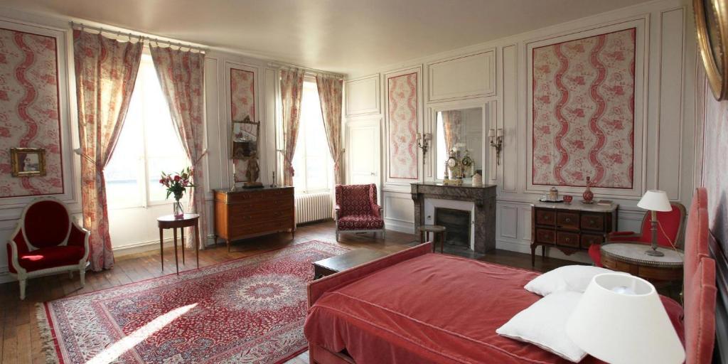 Chateau De Cheronne Bed & Breakfast Tuffe Room photo