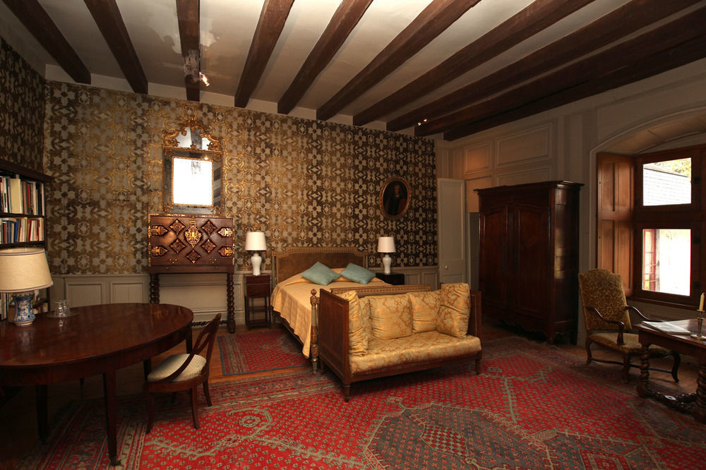 Chateau De Cheronne Bed & Breakfast Tuffe Exterior photo